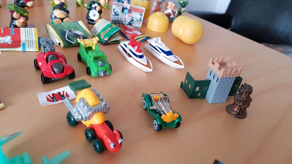 Überraschungseifiguren, Spielzeug, Ü-Ei, Überraschungsei in Freiberg