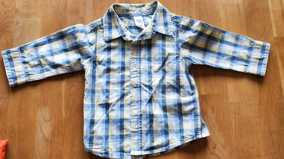 3 teiliges Set Gr. 74 Jeans, Hemd, Shirt in Gleichen