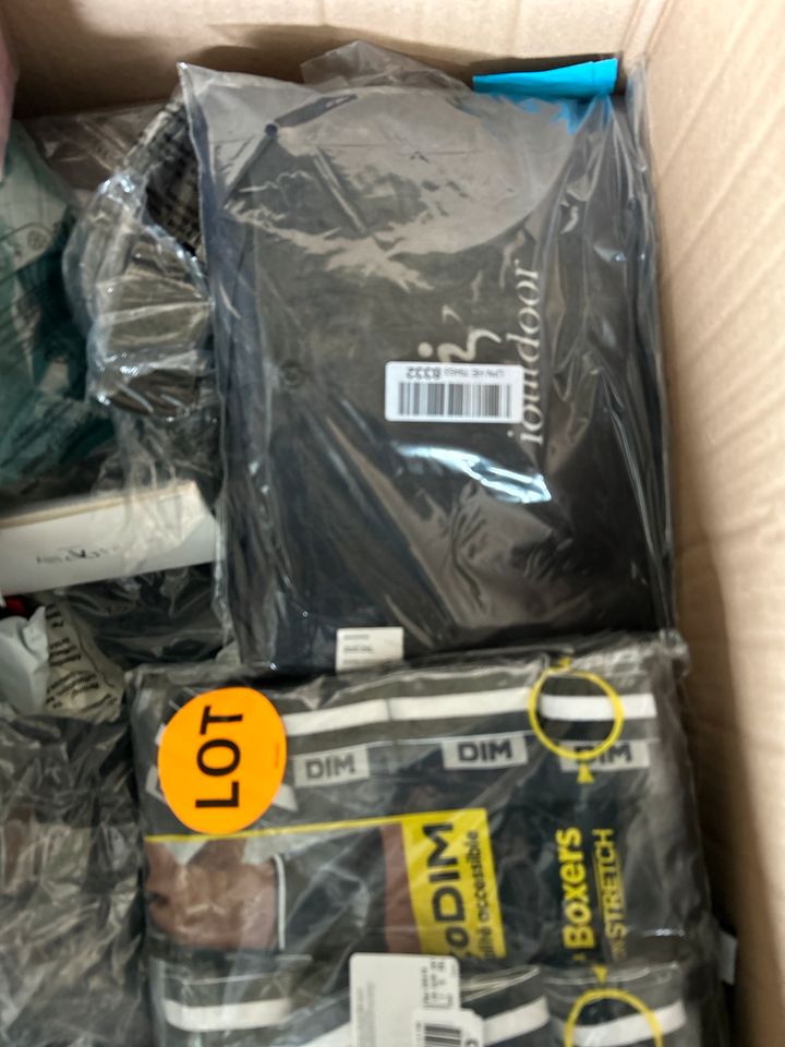 Amazon Retouren XXL Palette/Karton Marken Bekleidung !!!NR.4 top Marken wie:Triumph, Speedo, Hugo , Adidas, Carhartt, Calvin Klein, Sloggi, Hom, Iris&Lilly, uvm in Bloh