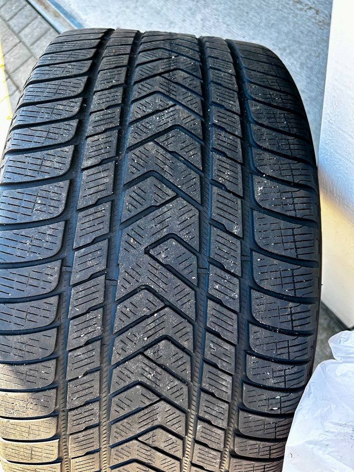 4x Pirelli Winterreifen 325/35 R22 in Winsen (Luhe)