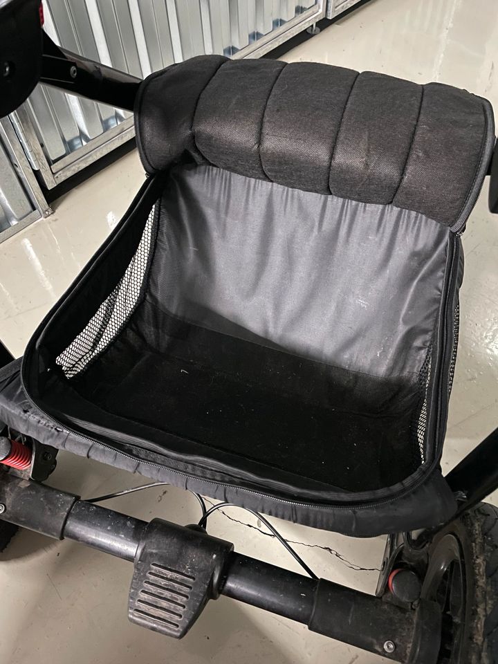 ZEKIWA Kinderwagen Saturn - Set mit Buggy Wickeltasche und mehr in Leipzig