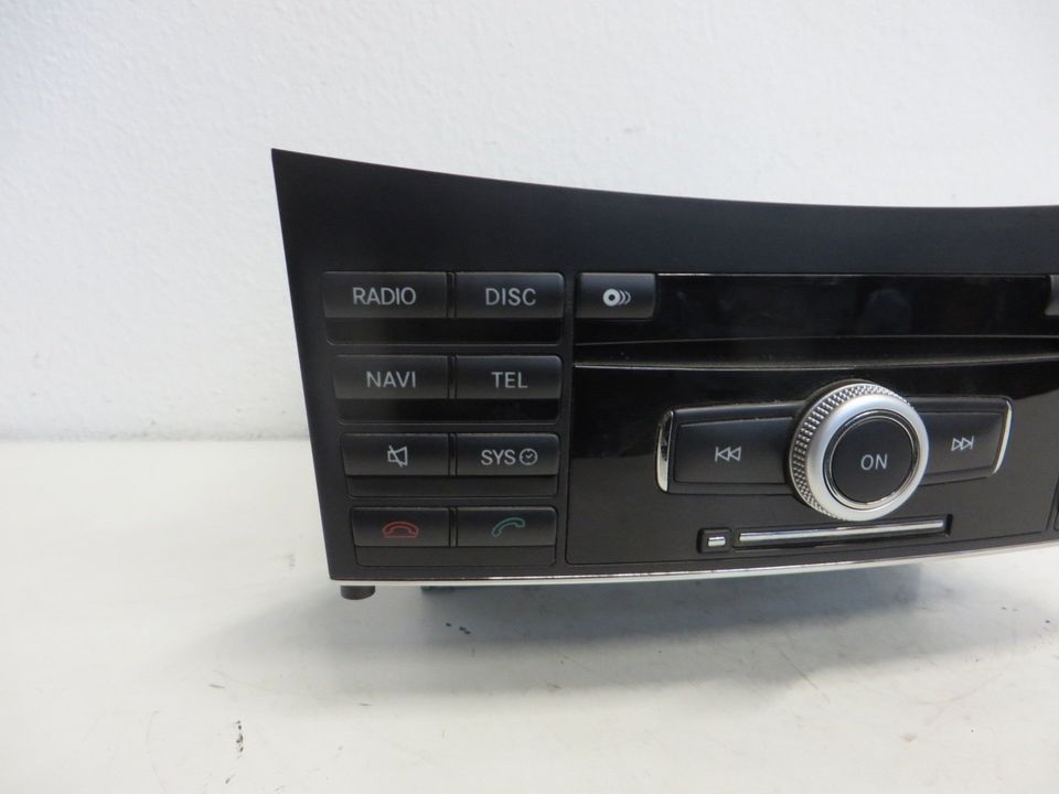 Mercedes E W212 Autoradio Navigation Comand DVD A2129008404 in Neutraubling