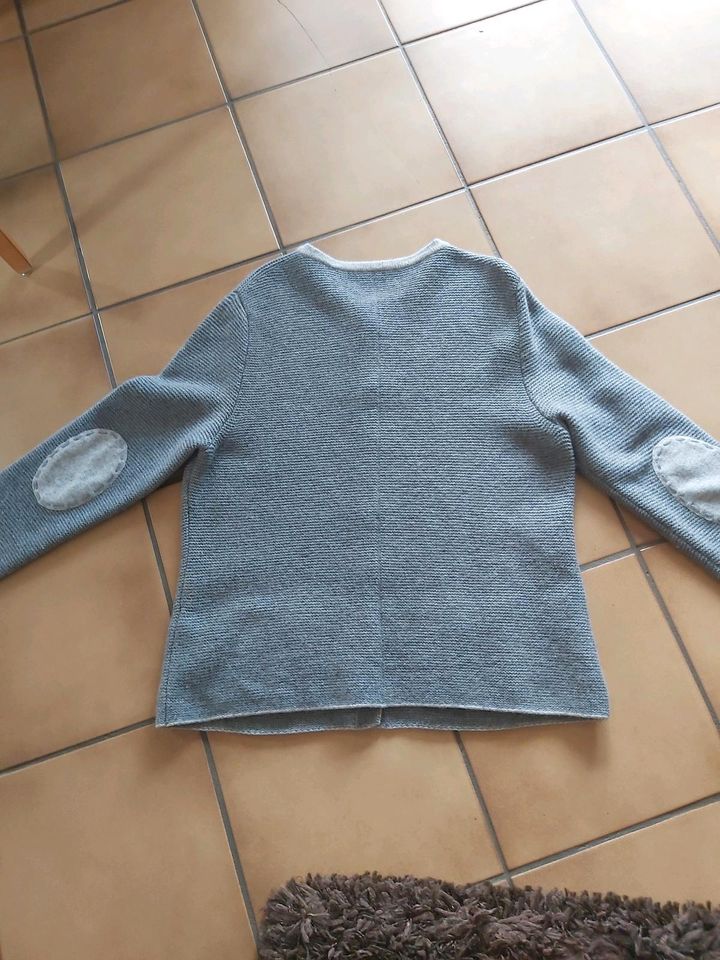 Giesswein Strickjacke grau 100 % Schurwolle Gr. 44 in Blomberg