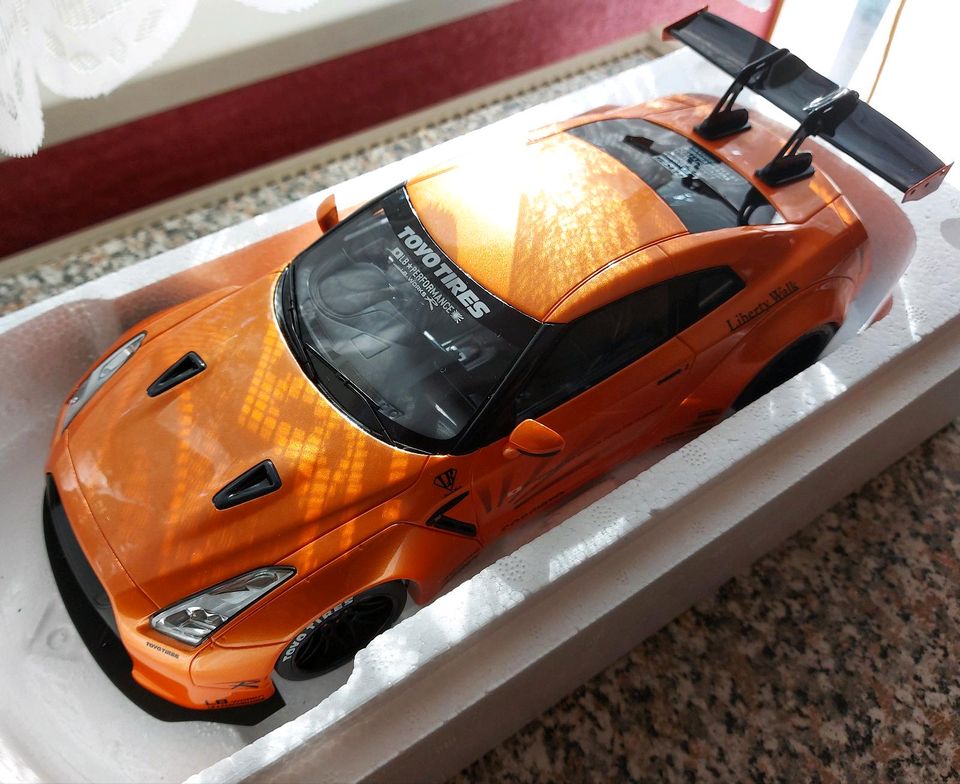 1:18 LB Nissan GTR R35 Orange Liberty Walk in Berlin