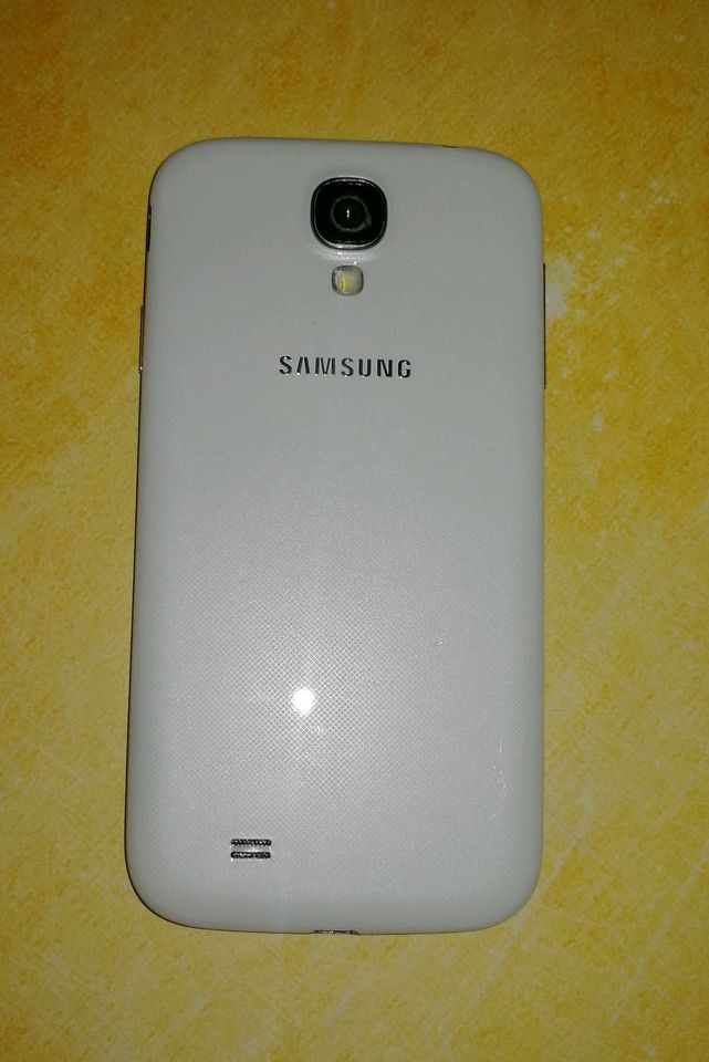 Samsung Galaxy S4 GT-19515 in Nienburg (Weser)