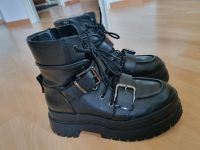 Plateaustiefel schwarz mit Schnallen Bayern - Würzburg Vorschau