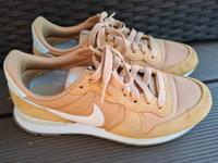 Nike Damenschuhe Größe 38,5 Bayern - Werneck Vorschau