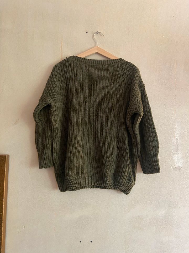 Olivfarbener Strickpulli von SHEIN in OneSize in Bruchsal