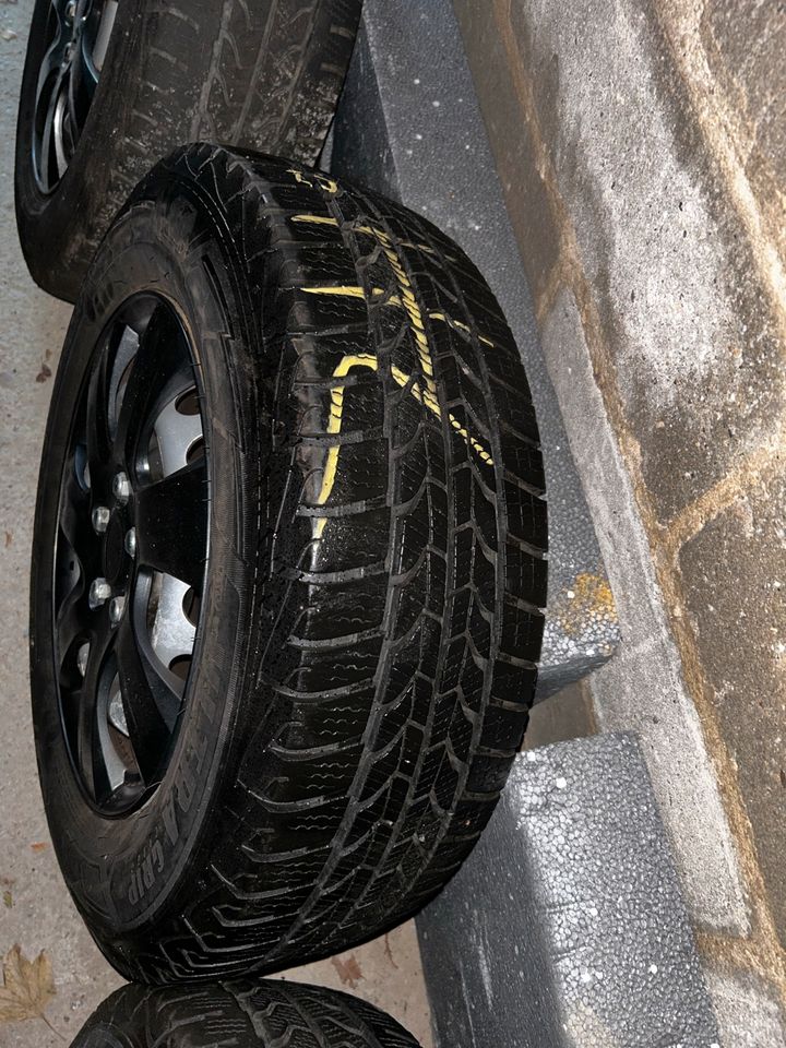 Ford Tourneo Custom 215/65 16C 109/107T Winter Stahl Goodyear in Wegberg