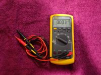 Fluke 87v Hand-Multimeter digital CAT III 1000 V, CAT IV 600V Düsseldorf - Friedrichstadt Vorschau