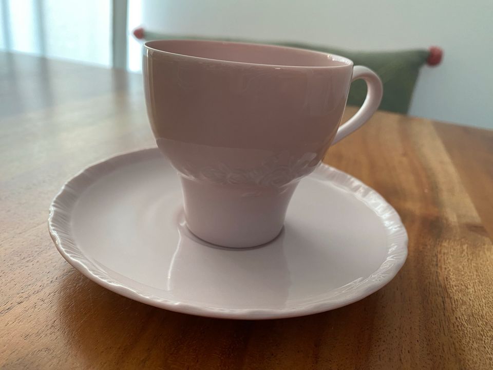 Hutschenreuther Porcelaine Rosé Desiree 44-teilig Kaffeeservice in Potsdam