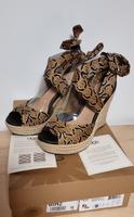 UGG LUCIANNA Damen Keilsandalette Wedge Sandalen Schuhe 40 Nordrhein-Westfalen - Ahlen Vorschau
