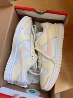 Nike dunk low yellow gelb Sneaker Schuhe weiß 36,5 neu Limited Nordrhein-Westfalen - Hagen Vorschau