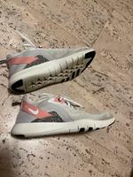 Nike Damen 38,5 (Stoff glänzt),weiß/rosa,top-19€ Leipzig - Burghausen-Rückmarsdorf Vorschau