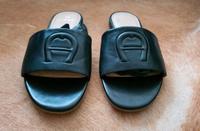 aigner Sandalen Schuhe schwarz Logo Gr. 38 Topzustand Leder Düsseldorf - Flingern Nord Vorschau