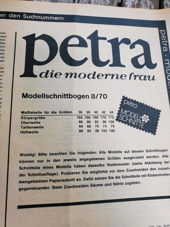 petra die moderne Frau Modellschnittbogen Schnittmuster  8/70 in Hamburg