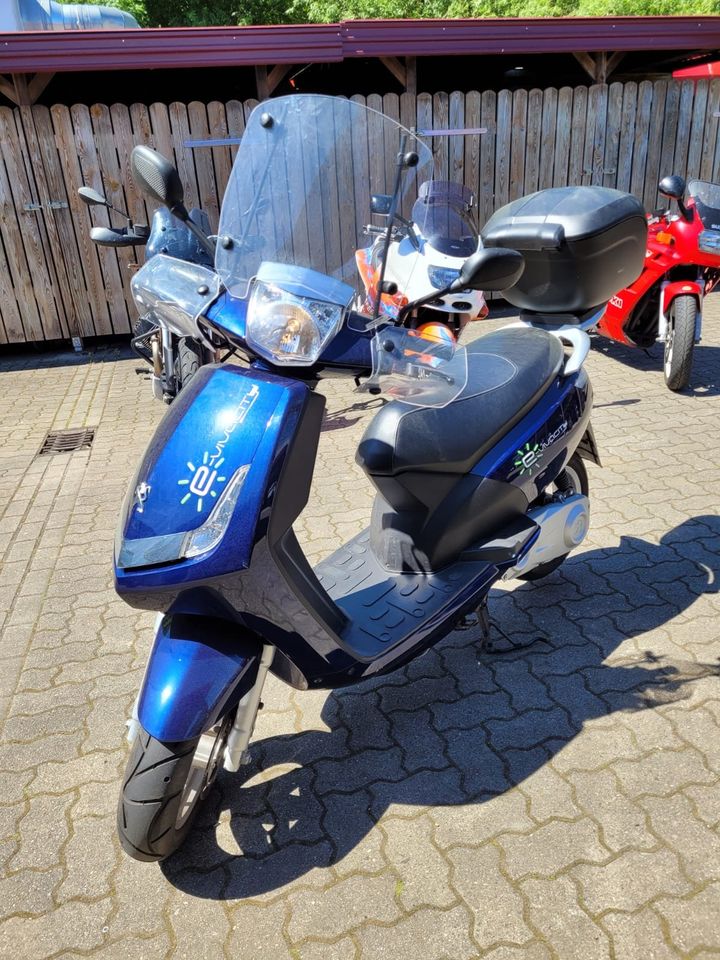 E Scooter Peugeot E-Vivacity 50 in Peine