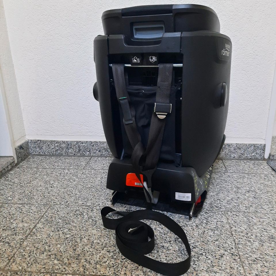 Britax Römer Advansafix IV R super Zustand in Bremen