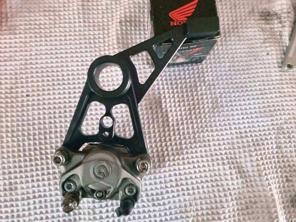 Honda CBR1000RR SC77 SP1 SP2 Underslung für Brembo P2 in Schaufling