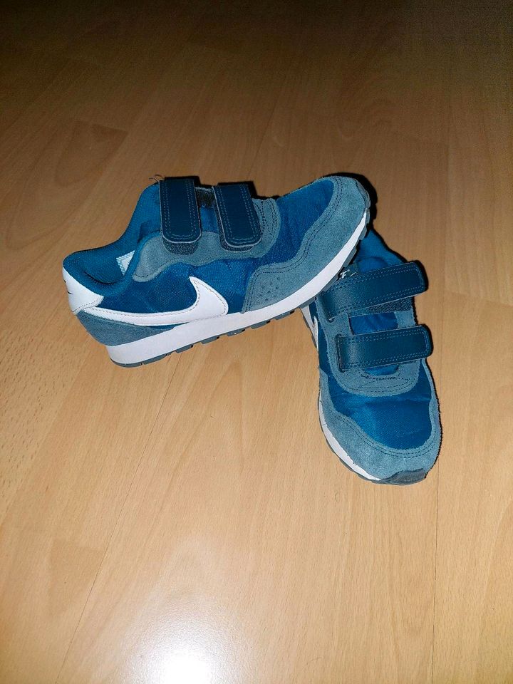 Nike Turnschuhe non marking Sneaker 30 blau Klett Schulsport md in Berlin