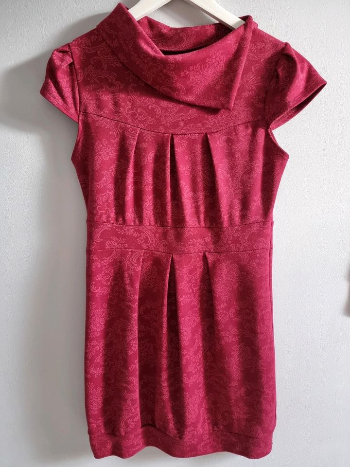 Kleid in der Größe 40 in Seddiner See