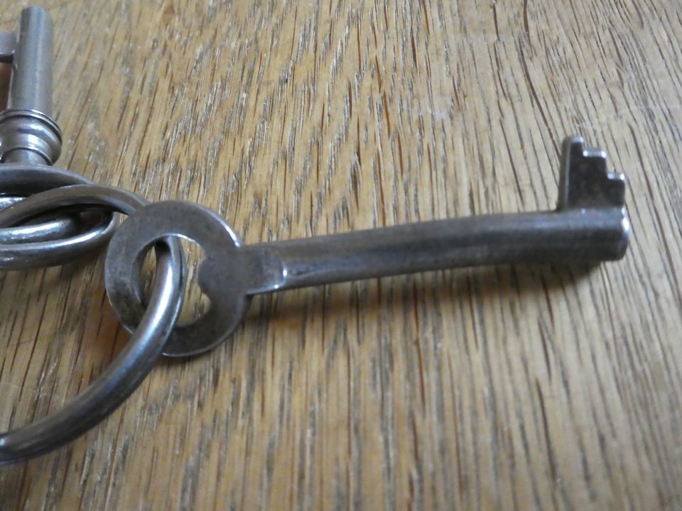 altes Schlüsselbund mit 6 Türschlüssel in Lichtenfels