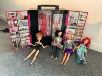 Barbie Puppen mit Schrank Schleswig-Holstein - Neumünster Vorschau