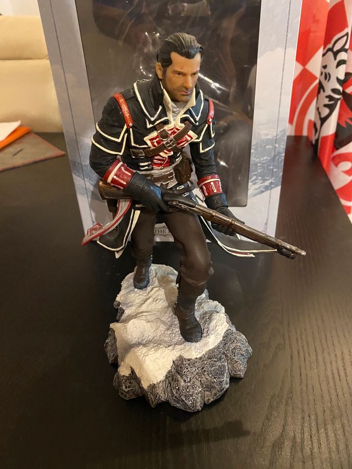 Assassins Creed Shay Cormac Figur mit OVP in Wesseling