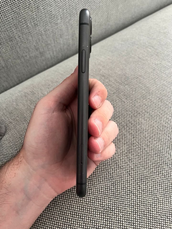 iPhone 11 - 128gb, grau inkl. Originalverpackung und Zubehör in Bedburg-Hau