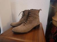 Wildleder Stiefeletten beige 38 m.i.Portugal Hessen - Bad Salzschlirf Vorschau