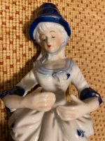 Nippes Figur aus Keramik. Frau im blauen Kleid. Nordrhein-Westfalen - Schwalmtal Vorschau