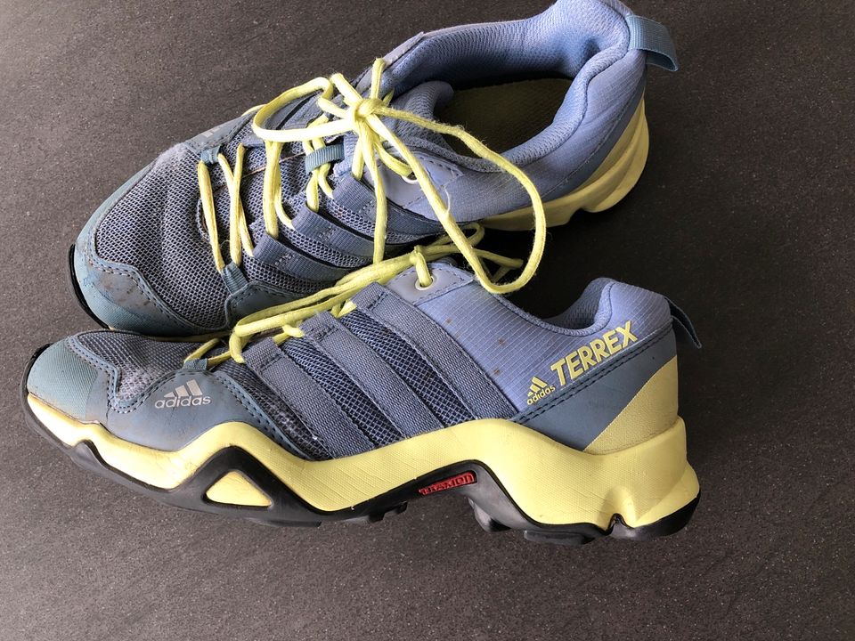 Adidas Terrex Turnschuh / Wanderschuhe Gr 36 in Marktrodach