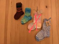 Wollsocken, Neu, Babysocken, handgemacht, gestrickt, Wolle Nordrhein-Westfalen - Burscheid Vorschau