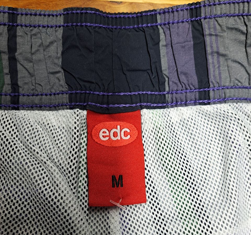 EDC Schwimmshorts Shorts neuwertig Badehose Strand in Essen