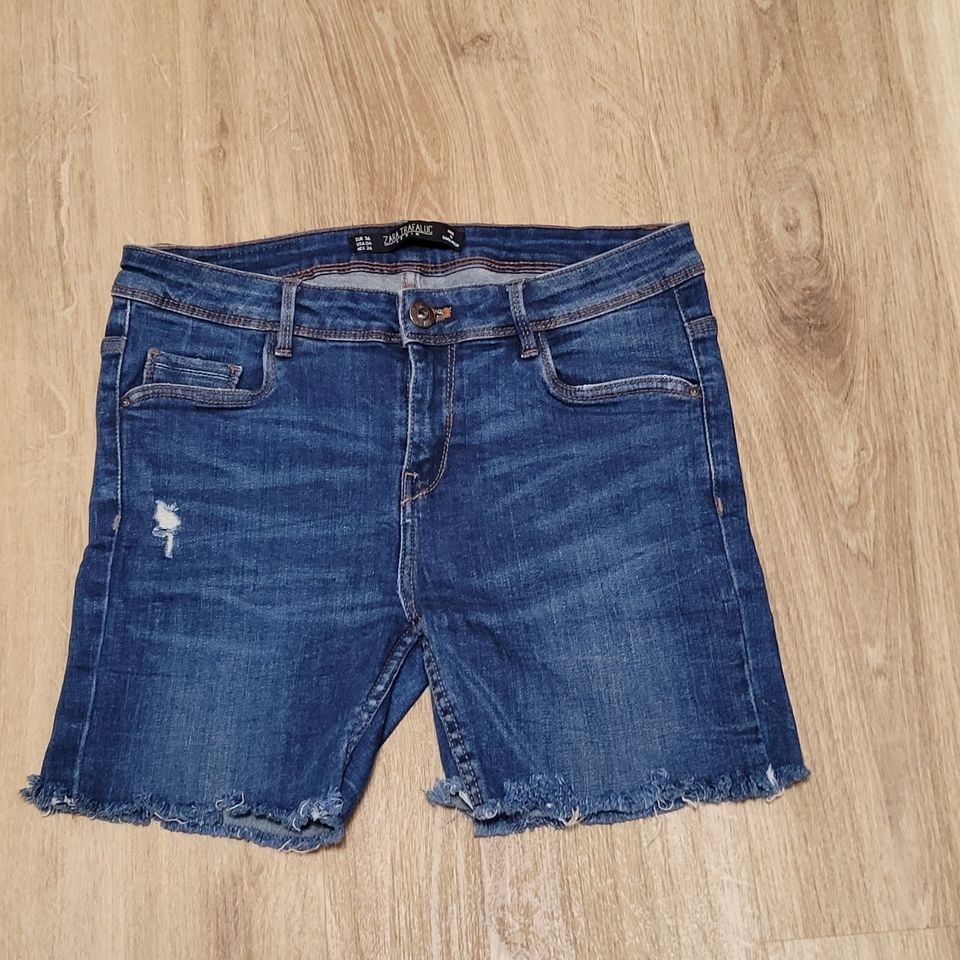 Zara Trafaluc Jeans Shorts 36 blau Vintage Style distressed in Dorsten