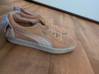 PUMA Schuhe 39 Hell mit Schleife Nordrhein-Westfalen - Bocholt Vorschau