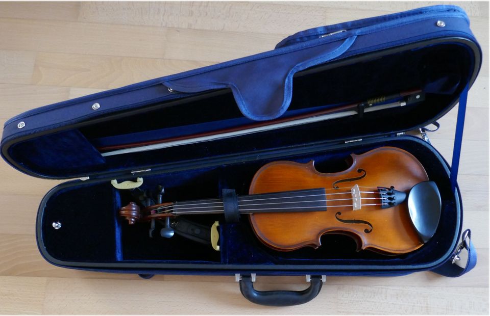 Violinset: 1/2 Geige, Kasten, Bogen, Kinn und Schulterstütze in Remseck am Neckar