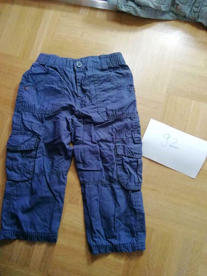 0,50€ kurze und lange Hosen Pullover Kleid Leggins 92 in Nürnberg (Mittelfr)