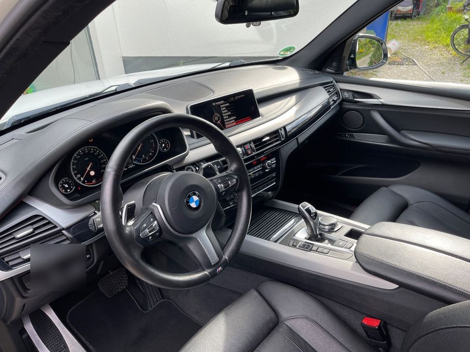 BMW X5 xDrive40d -M-Sportpaket/360°/Hup/ACC/LED/Fond in Puchheim