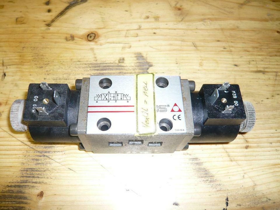 Hydraulik Ventil 24 Volt in Schaufling