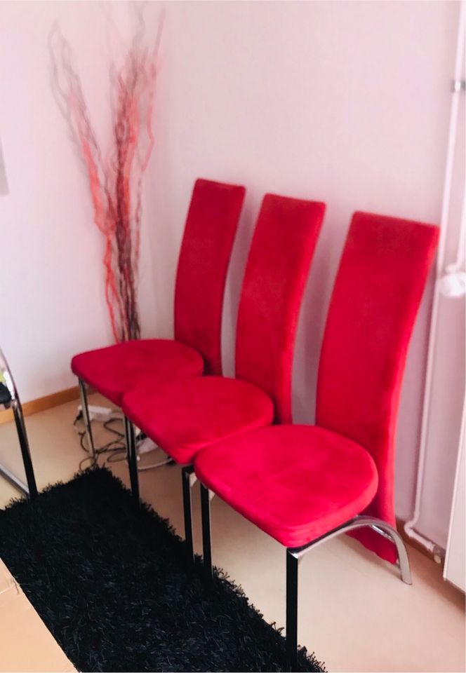 4 Rote Design Esszimmer - / Wohnzimmer -/ Küchen - Stühle in Homberg (Efze)
