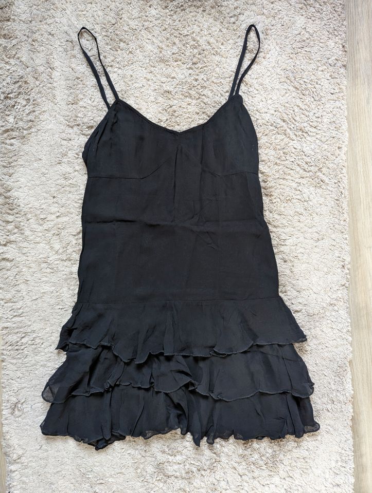 Kleid mit Volants schwarz Größe M 38 Spaghettiträger in Lichtenfels