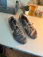 Nike Sport Schuhe 40 Köln - Nippes Vorschau