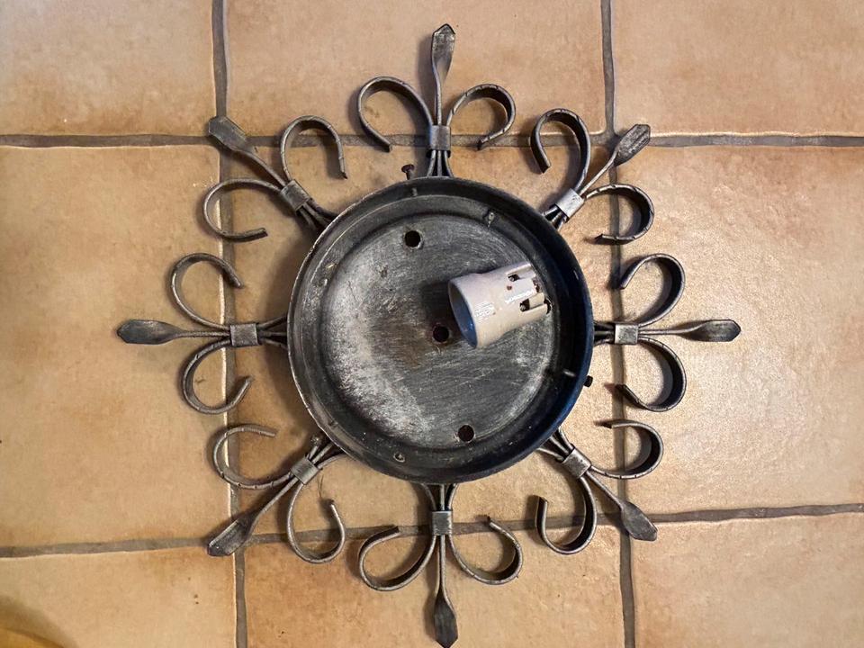 Wandleuchte Lampe Schmiedeeisen bernsteinfarbenes Glas 1970er in Limburg