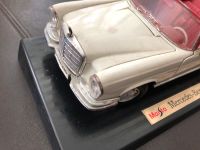 2 Mercedes maisto 1:18 Modelle Niedersachsen - Göttingen Vorschau