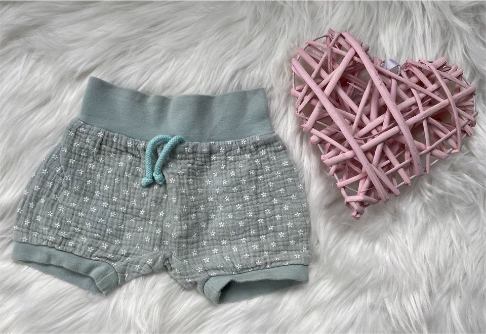 ❤️ Baby Girl Shorts | Musselin | handmade | mint | Größe 74 in Rodgau