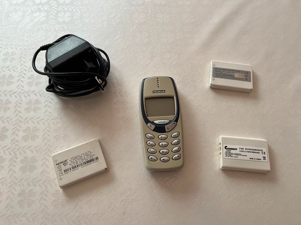 Nokia 3330 OVP Ladekabel + 2 extra Akkus in Lathen