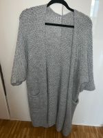 Hellgraue Strickjacke Cardigan L /XL wie NEU Neuhausen-Nymphenburg - Neuhausen Vorschau