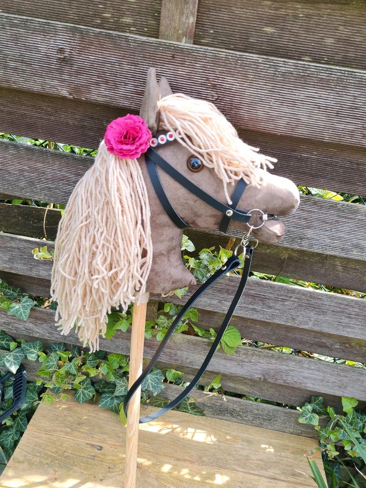 Hobby horse, hobbyhorse, Steckenpferd, hobbyhorsing.Handarbeit in Überherrn