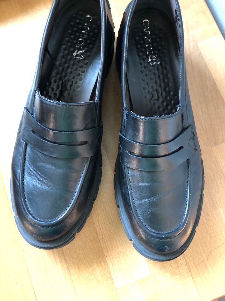 Caprice Schuhe Gr 42, schwarz neuwertig, Loafer in Aachen